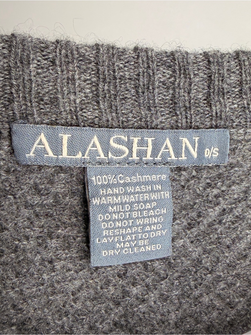 100% Cashmere Alashan Napa Valley Poncho Gray Crewneck Knit Poncho O/S - Picture 4 of 8